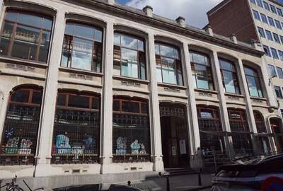 Belgisch Stripcentrum, Zandstraat 20, Brussel. Gevestigd in het voormalig warenhuis van Waucquez, dat in 1903 door Victor Horta werd ontworpen. 