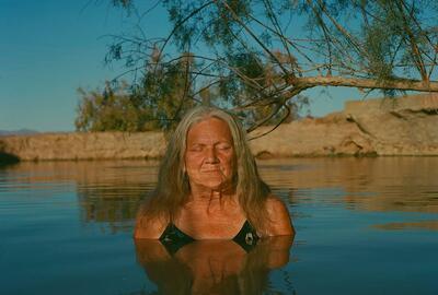 Sue, Slab City, USA, 2023 © Laura Henno courtesy Galerie Nathalie  Obadia Paris-Bruxelles