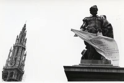 Lea Lublin, Wat is Kunst?, 1975, Groenplaats, Antwerpen.