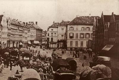 Charles D'Hoy, (België, 1823-1892), Gent, de Korenmarkt, 1868. Fotografie