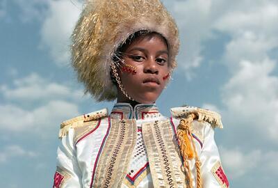 Alice Mann, Siphithemba Mshengu, uit de serie Drummies, 2018 © Alice Mann. Courtesy AFRONOVA GALLERY 