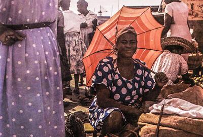 Daniël Buren, Souvenirfoto van een markt in  Pointe-à-Pitre, Quadelupe 