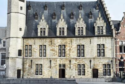 Stadsmuseum Vleeshuis