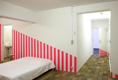 Daniel Buren, Le Décor et son Double, 1986