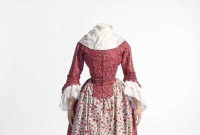 Jurk in handbeschilderde sits, 1750-80 
